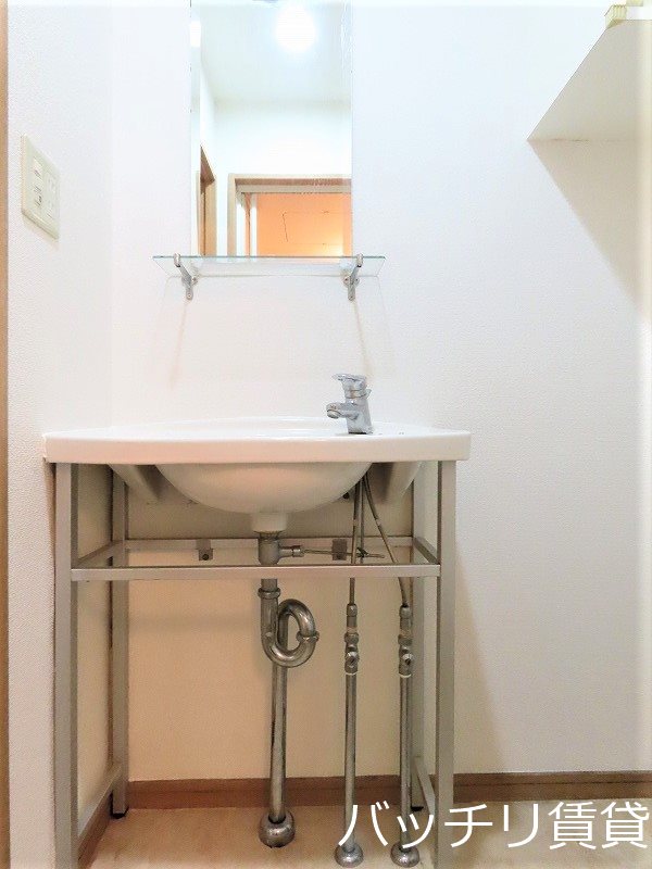洗面設備　別号室イメージの為、現状を優先致します。
