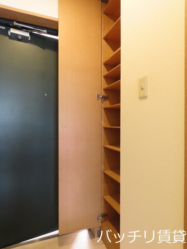 玄関　別号室イメージの為、現状を優先致します。