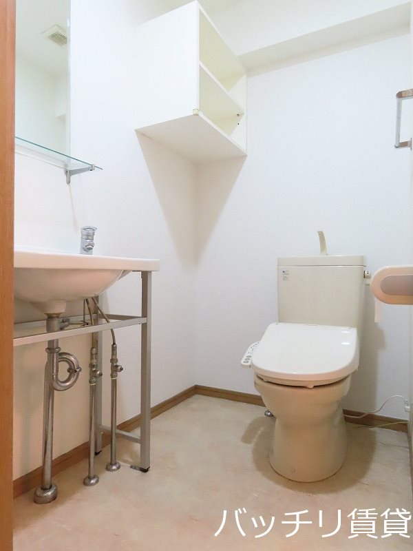 トイレ　別号室イメージの為、現状を優先致します。