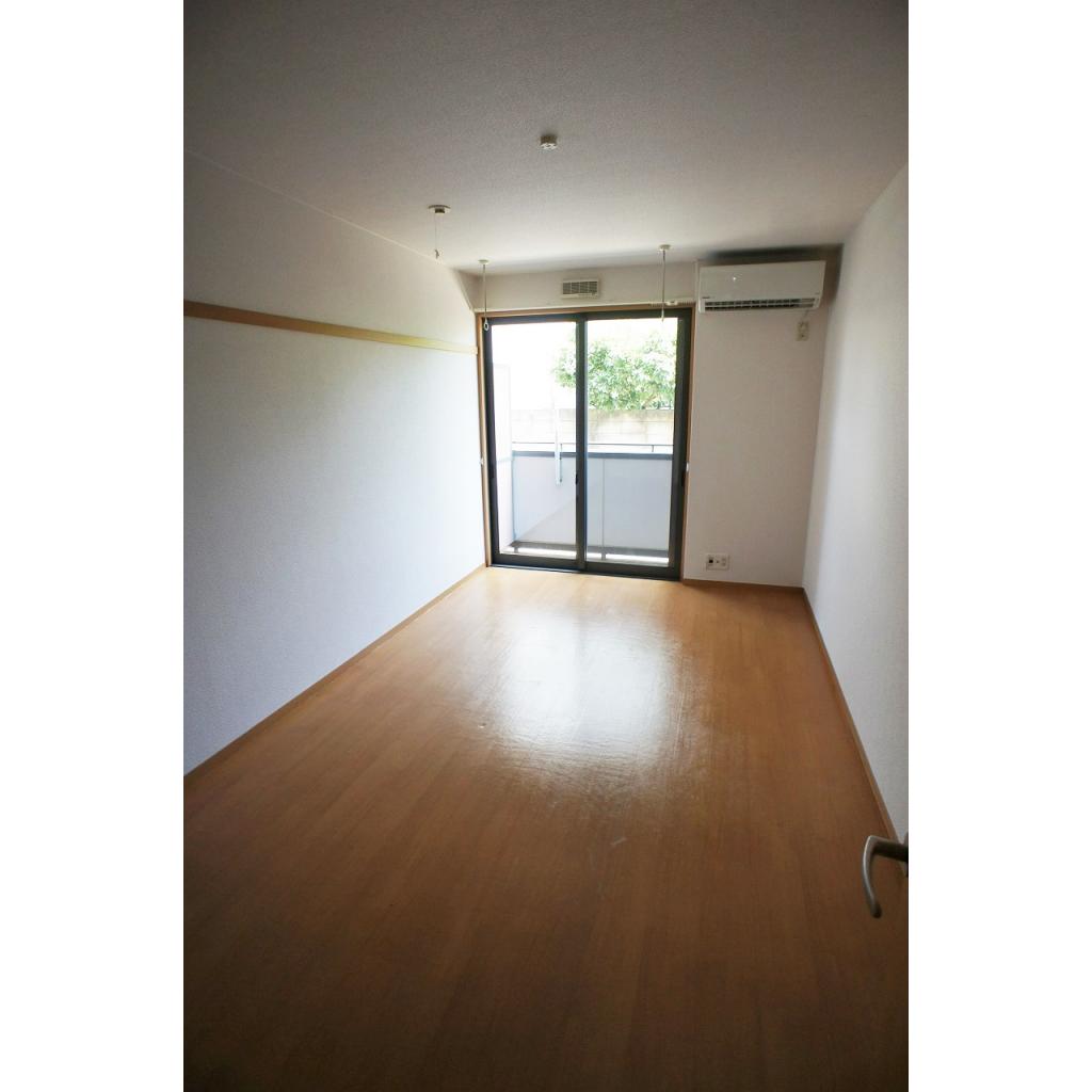 居室・リビング　同タイプの1階の部屋