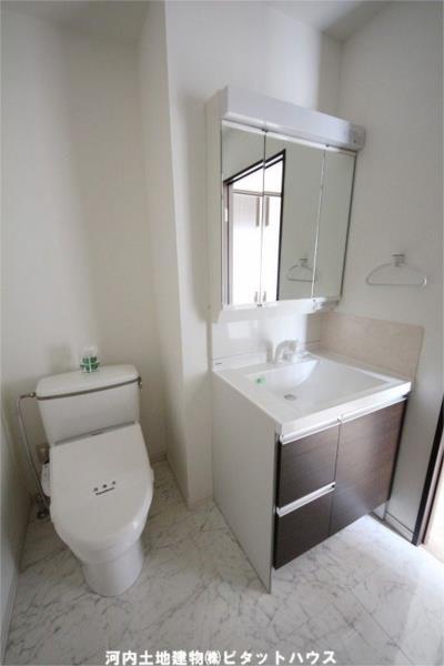 洗面設備　シャワー付洗面台