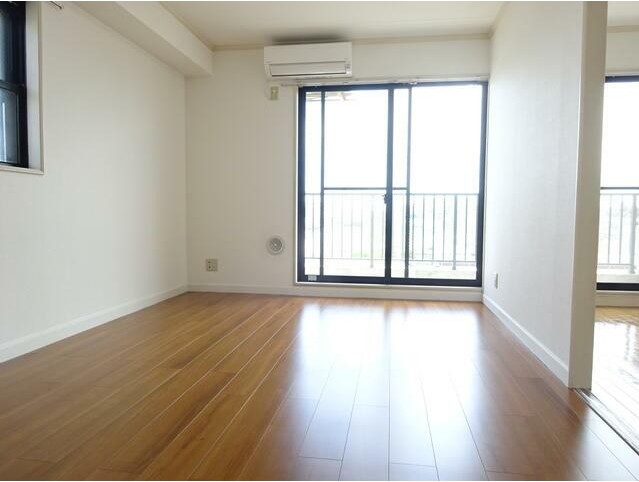 居室・リビング　使いやすい形の為、レイアウトを楽しめます♪