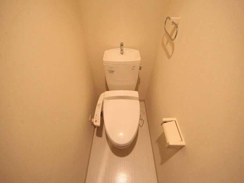 トイレ　温水洗浄暖房便座付トイレ