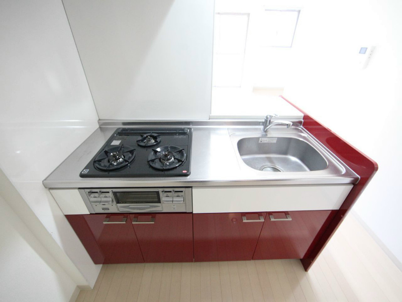 キッチン　システムキッチン（ガス3口・グリル付）カウンターキッチン