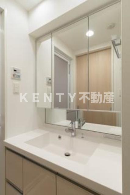 洗面設備　脱衣スペースもあります