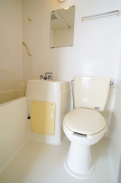 バス・シャワールーム　お掃除がしやすい洗面台付き３点ユニットです☆