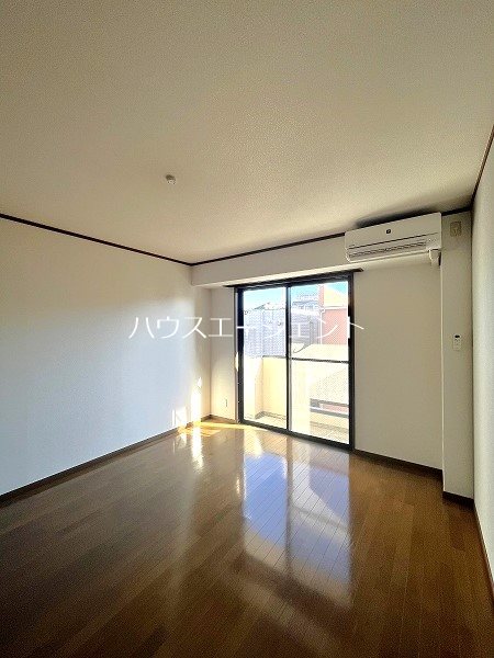 その他部屋・スペース　南向きで明るい室内です。※参考画像