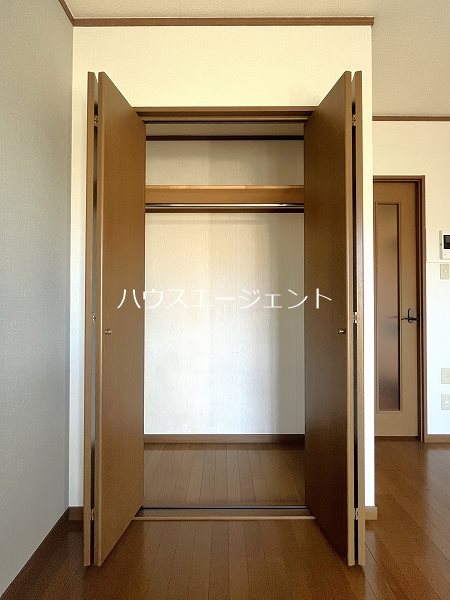 収納　たっぷり収納できるクローゼットです。※参考画像