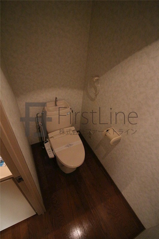 トイレ　別号室の写真です