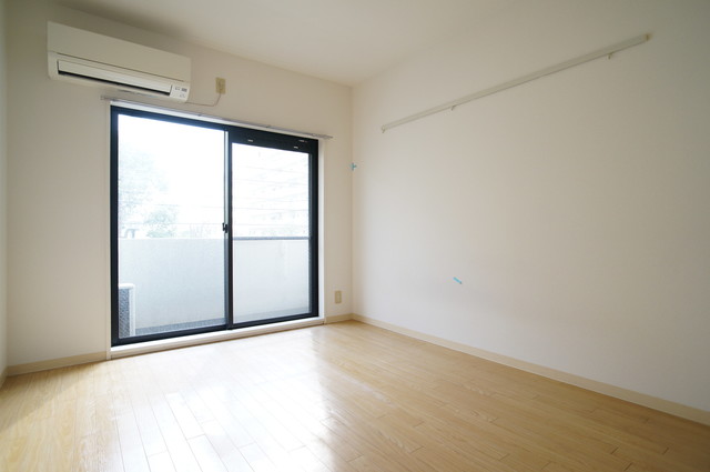 居室・リビング　参考写真（同建物別部屋のものです）