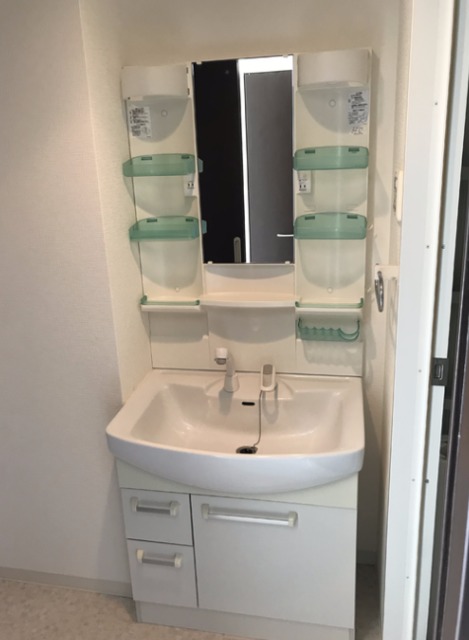 洗面設備　同仕様反転タイプ