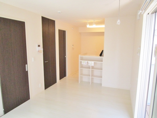 居室・リビング　同施工会社物件の参考画像です