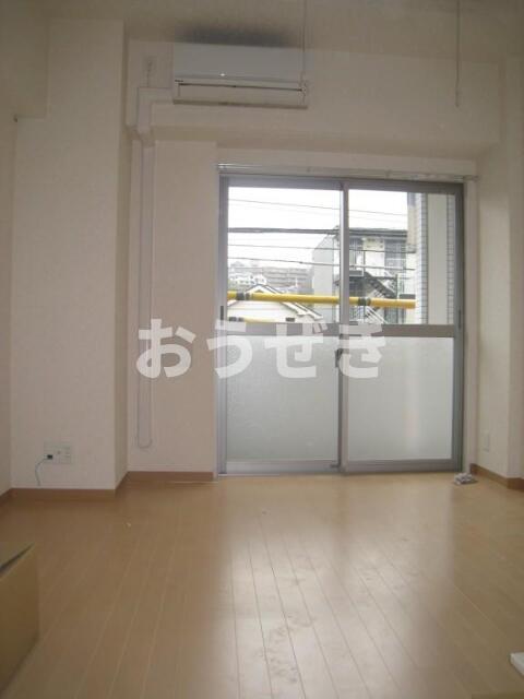 居室・リビング　?