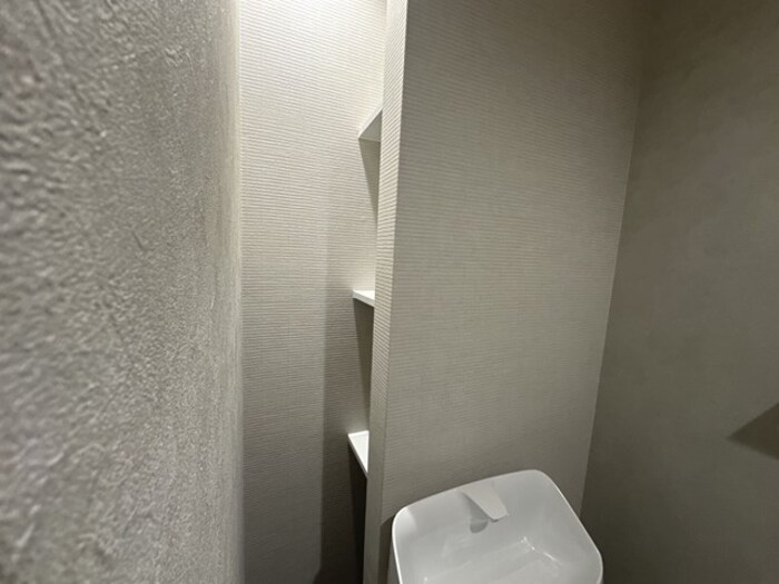 トイレ　トイレ収納棚