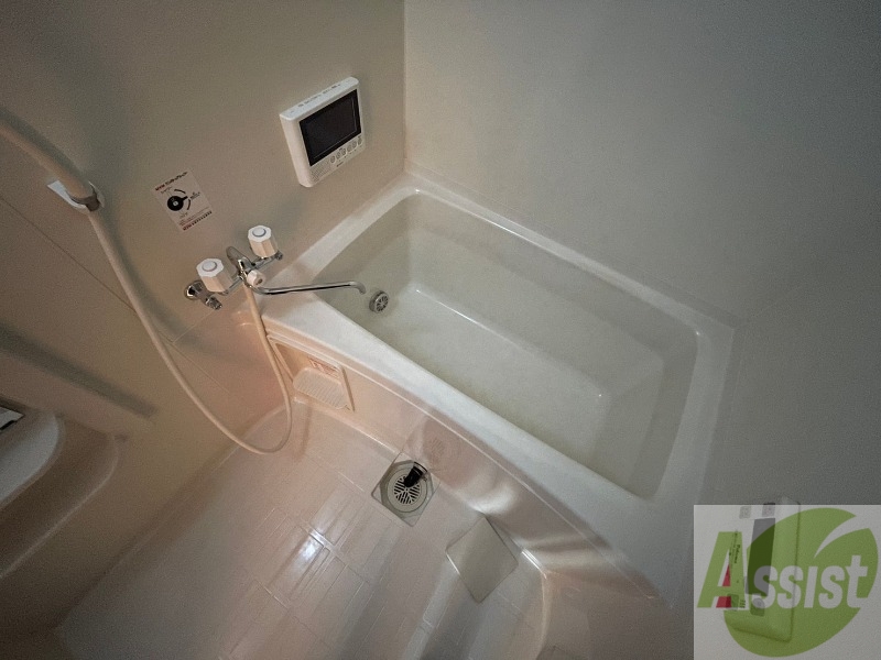 バス・シャワールーム　疲れを癒すには湯船でゆっくりするのが良いですよ。