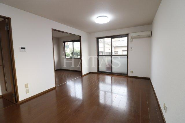 居室・リビング　同物件別部屋です。