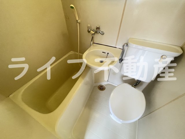 バス・シャワールーム　落ち着いた空間のお風呂です