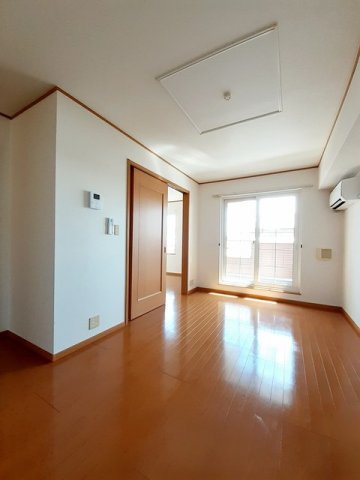 居室・リビング　ゆったりとした居間です