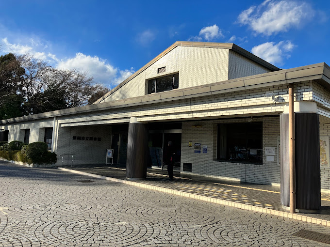 図書館　座間市立図書館（図書館）まで530m