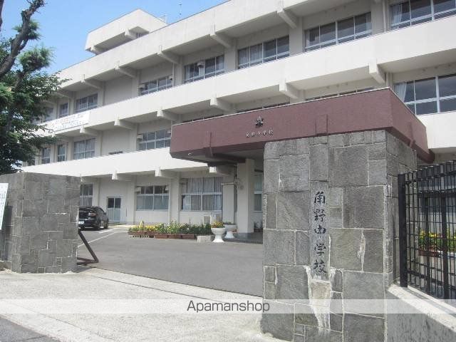 中学校　角野中学校（中学校）まで600m