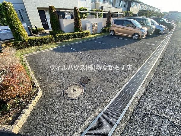 駐車場　敷地内駐車場！