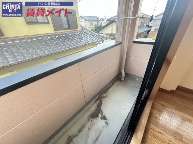 バルコニー　同物件別室画像