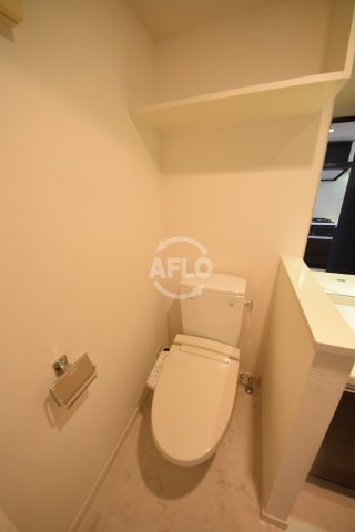 トイレ　カスタリア堺筋本町　トイレ