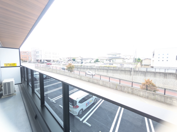 バルコニー　※同間取り202の写真になります。