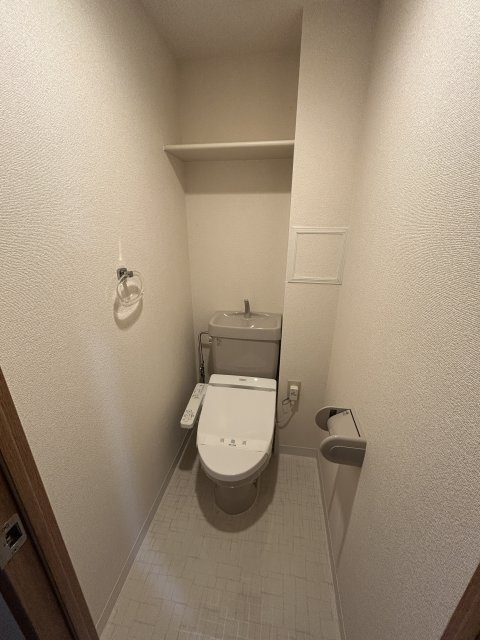 トイレ　※写真は７０７号室です