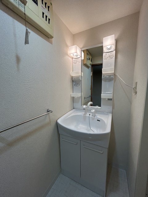 洗面設備　※写真は７０７号室です