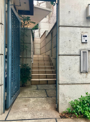 エントランス　建物の内部です
