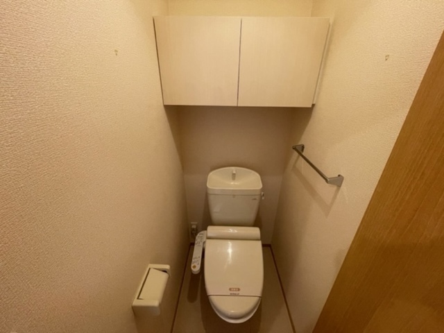 トイレ　温水洗浄便座付き