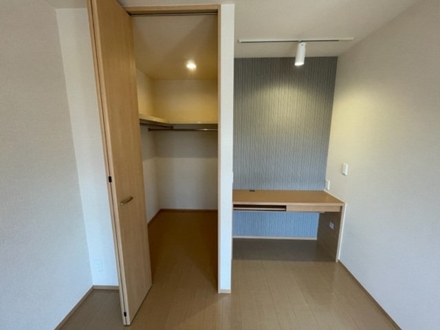 収納　ウォークインクローゼット、書斎スペース