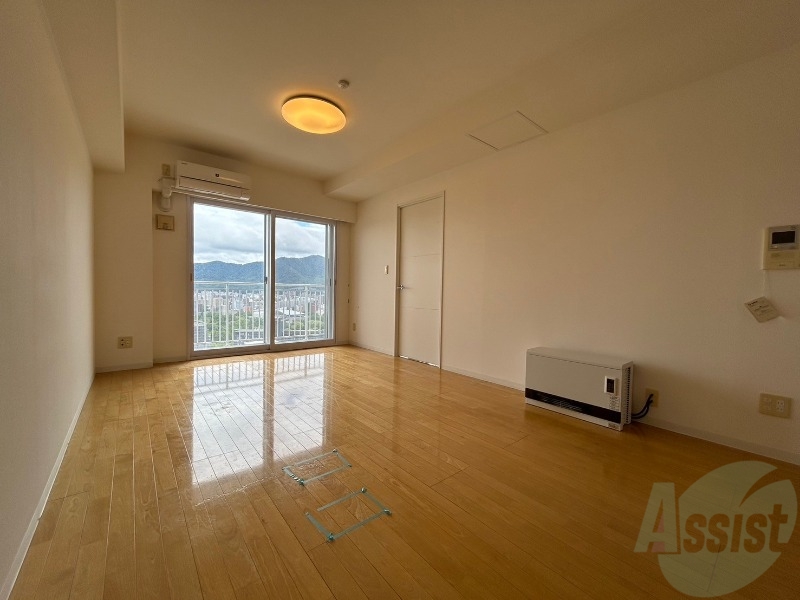 居室・リビング　広くてキレイなお部屋が広がっていて、充実した生活が送れそう。