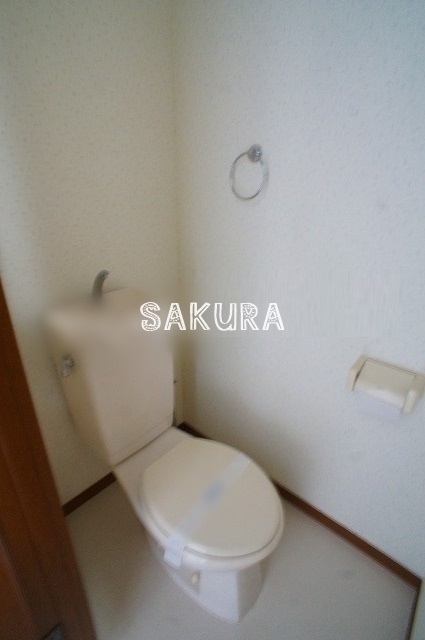 トイレ　落ち着いた色調のトイレです♪