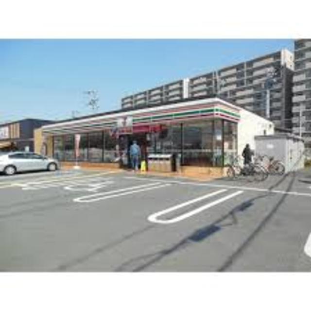 コンビニ　セブンイレブン八尾天王寺屋2丁目店（コンビニ）まで1005m
