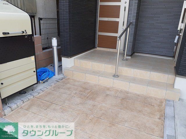 エントランス　★お問い合わせはタウンハウジングまで★