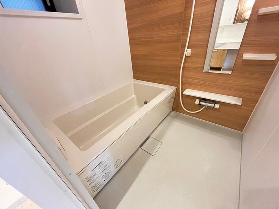 バス・シャワールーム　※別部屋の写真です