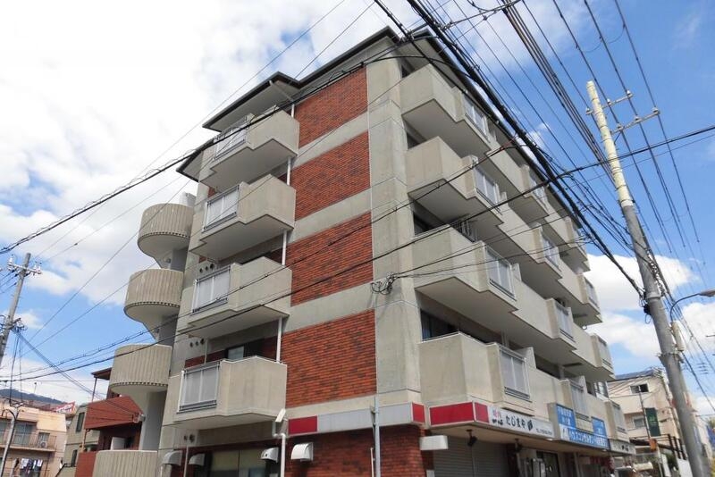 建物外観　少しレトロ感のある外観