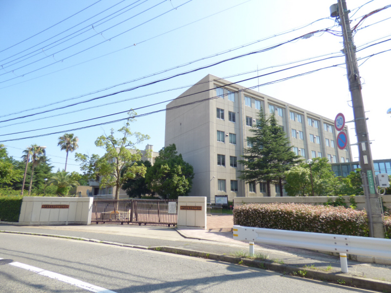 大学・短大　国立大学法人神戸大学名谷キャンパス（大学・短大）まで2013m