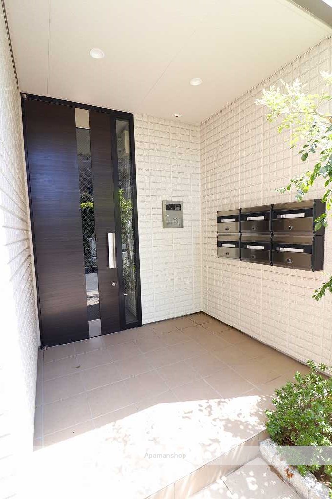 エントランス　※同物件、別部屋になります。