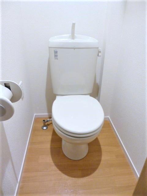 トイレ　※同物件、別部屋になります。