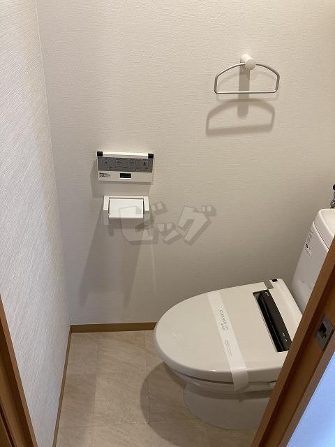 トイレ　嬉しいウォシュレット付きのトイレ！便座温かいですよ♪