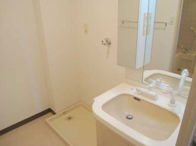 洗面設備　別部屋の参考写真です