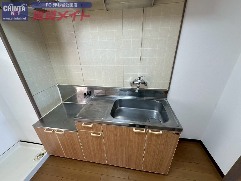 キッチン　同物件別部屋の写真