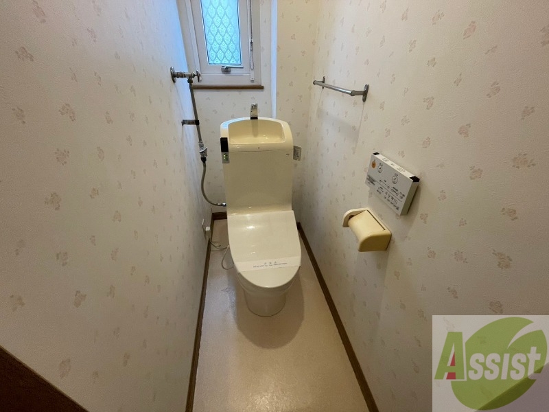 トイレ　こちらはトイレです。清潔感があり、安心して使用できます。