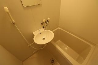 バス・シャワールーム　お風呂とトイレが別々なので人気です。