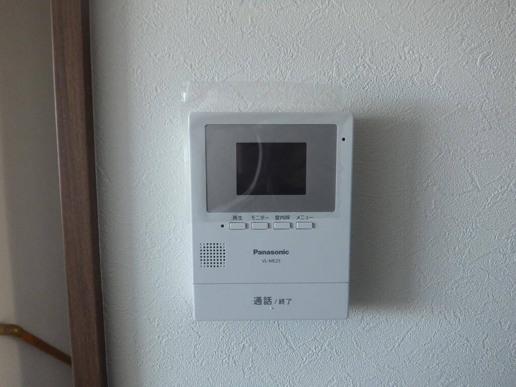 セキュリティ　モニター付インターホンで来客時も安心です☆