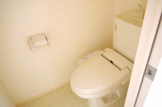 トイレ　落ち着いたトイレです