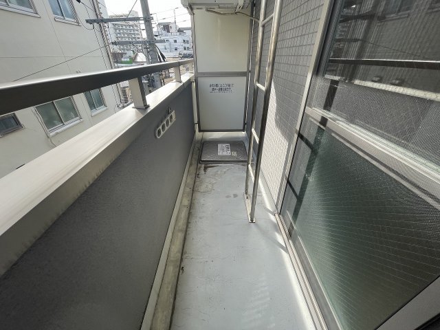 バルコニー　開放的で明るい空間を演出してくれるバルコニーです